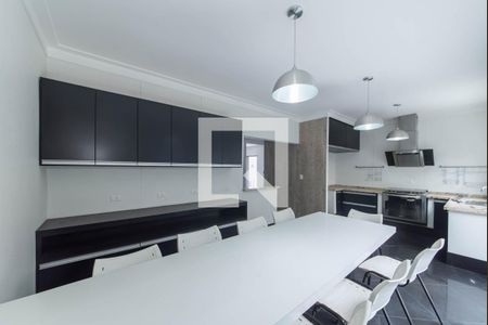 Casa à venda com 250m², 4 quartos e 3 vagas Casa à venda com 250m², 4 quartos e 3 vagasCozinha