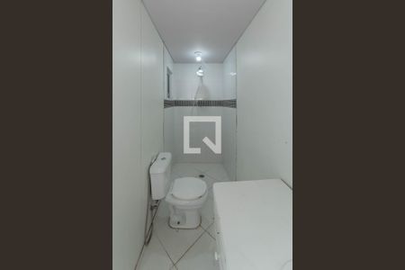 Casa à venda com 250m², 4 quartos e 3 vagas Casa à venda com 250m², 4 quartos e 3 vagasBanheiro de Serviço