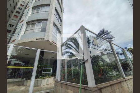 Apartamento à venda com 125m², 3 quartos e 1 vaga Apartamento à venda com 125m², 3 quartos e 1 vagaFachada