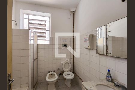 Casa à venda com 240m², 4 quartos e 4 vagasBanheiro 