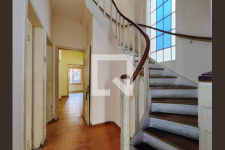 Casa à venda com 240m², 4 quartos e 4 vagasHall social