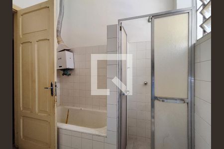 Casa à venda com 240m², 4 quartos e 4 vagasBanheiro 