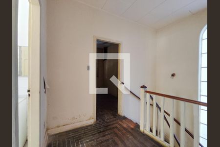 Casa à venda com 240m², 4 quartos e 4 vagasCorredor