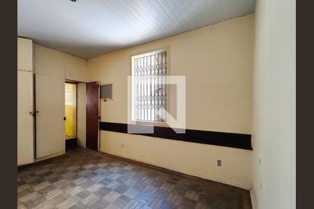 Casa à venda com 240m², 4 quartos e 4 vagasSuíte