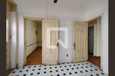 Casa à venda com 240m², 4 quartos e 4 vagasCopa