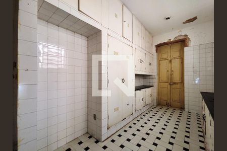 Casa à venda com 240m², 4 quartos e 4 vagasCozinha
