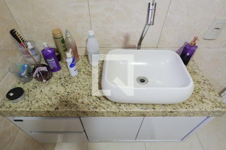 Casa à venda com 202m², 3 quartos e 2 vagas Casa à venda com 202m², 3 quartos e 2 vagasBanheiro social