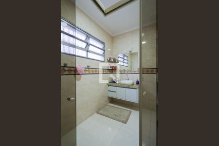 Casa à venda com 202m², 3 quartos e 2 vagas Casa à venda com 202m², 3 quartos e 2 vagasBanheiro social