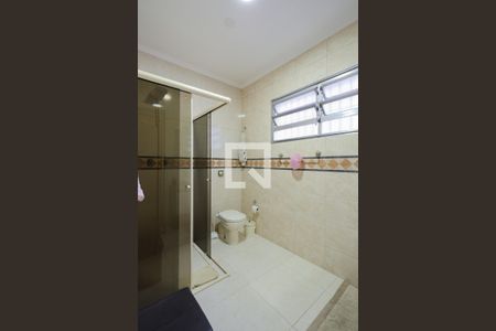 Casa à venda com 202m², 3 quartos e 2 vagas Casa à venda com 202m², 3 quartos e 2 vagasBanheiro social