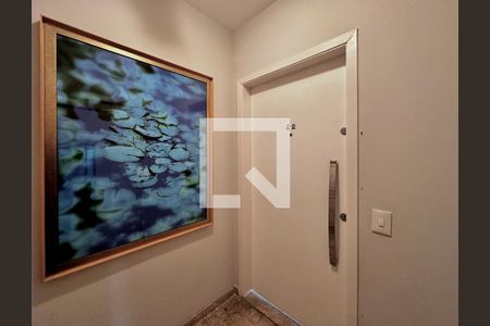 Apartamento à venda com 110m², 3 quartos e 2 vagas Apartamento à venda com 110m², 3 quartos e 2 vagasHall Social Apartamento