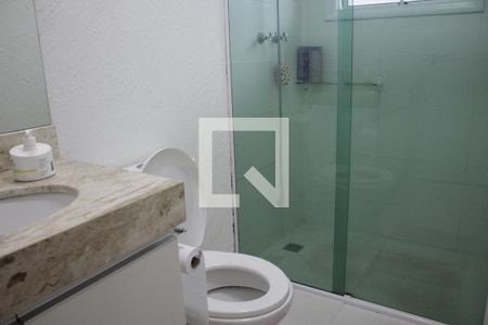 Casa de condomínio à venda com 174m², 3 quartos e 4 vagasBanheiro da Suíte 2