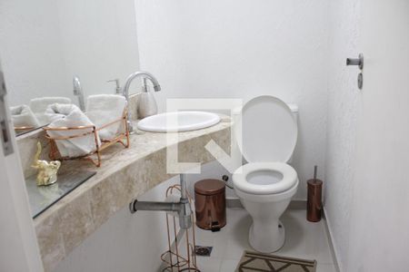 Casa de condomínio à venda com 174m², 3 quartos e 4 vagasBanheiro