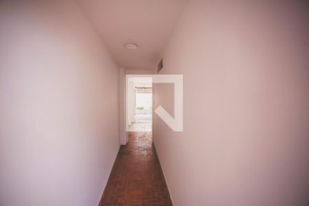 Casa para alugar com 216m², 3 quartos e 3 vagas Casa para alugar com 216m², 3 quartos e 3 vagasCorredor