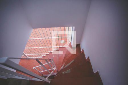 Casa para alugar com 216m², 3 quartos e 3 vagas Casa para alugar com 216m², 3 quartos e 3 vagasEscadas