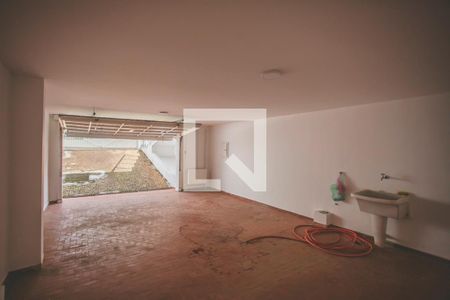 Casa para alugar com 216m², 3 quartos e 3 vagas Casa para alugar com 216m², 3 quartos e 3 vagasGaragem