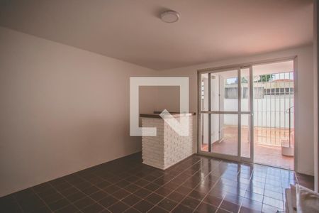 Casa para alugar com 216m², 3 quartos e 3 vagas Casa para alugar com 216m², 3 quartos e 3 vagasQuarto de Serviço