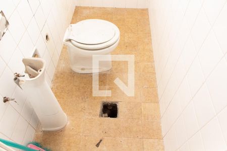 Casa à venda com 221m², 5 quartos e 3 vagas Casa à venda com 221m², 5 quartos e 3 vagasBANHEIRO 2