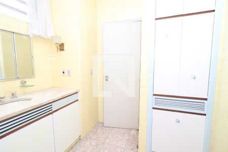 Casa para alugar com 320m², 4 quartos e 2 vagasBanheiro