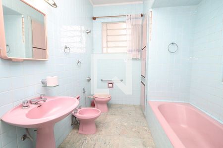 Casa para alugar com 320m², 4 quartos e 2 vagasBanheiro da Suíte