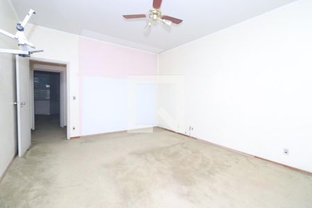 Casa para alugar com 320m², 4 quartos e 2 vagasSuíte