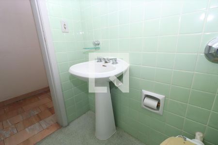 Casa para alugar com 320m², 4 quartos e 2 vagasLavabo