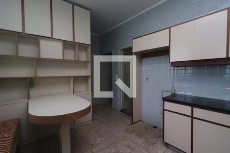 Casa para alugar com 320m², 4 quartos e 2 vagasCozinha