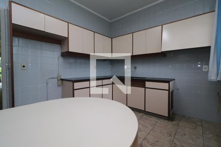 Casa para alugar com 320m², 4 quartos e 2 vagasCozinha