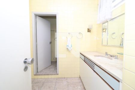 Casa para alugar com 320m², 4 quartos e 2 vagasBanheiro