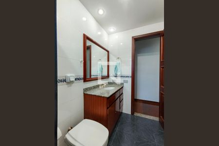 Casa à venda com 364m², 4 quartos e 5 vagas Casa à venda com 364m², 4 quartos e 5 vagasBanheiro