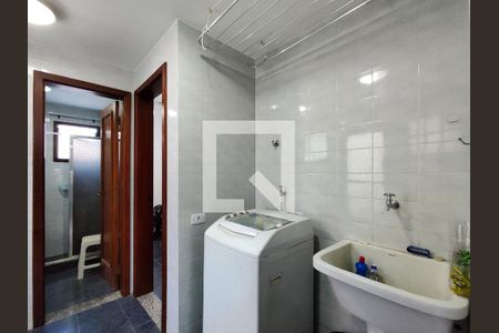 Casa à venda com 364m², 4 quartos e 5 vagas Casa à venda com 364m², 4 quartos e 5 vagasÁrea de Serviço