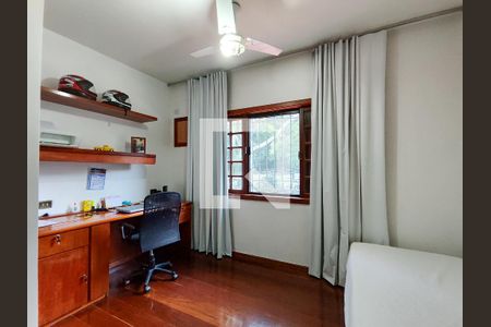 Casa à venda com 364m², 4 quartos e 5 vagas Casa à venda com 364m², 4 quartos e 5 vagasQuarto 2