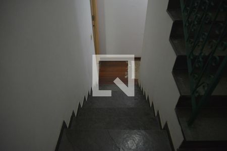 Casa à venda com 158m², 3 quartos e 2 vagasEscada