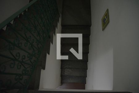 Casa à venda com 158m², 3 quartos e 2 vagasEscada