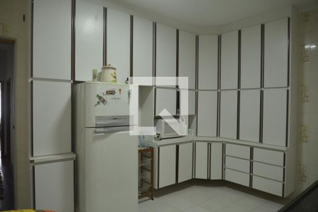 Casa à venda com 158m², 3 quartos e 2 vagasCozinha