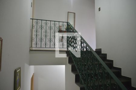 Casa à venda com 158m², 3 quartos e 2 vagasEscada