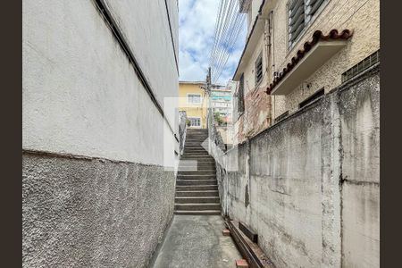 Casa à venda com 71m², 2 quartos e sem vagaEscada