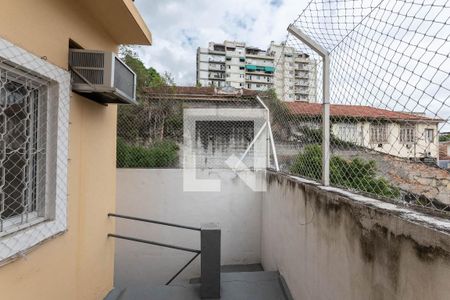 Casa à venda com 71m², 2 quartos e sem vagaVaranda (segundo andar)