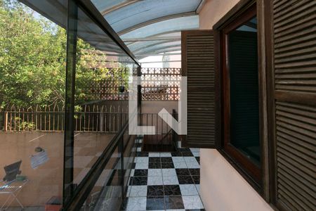 Casa à venda com 100m², 3 quartos e 2 vagas Casa à venda com 100m², 3 quartos e 2 vagas2° andar