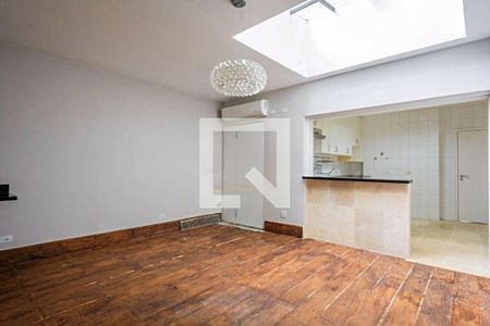 Casa à venda com 113m², 3 quartos e 1 vaga
