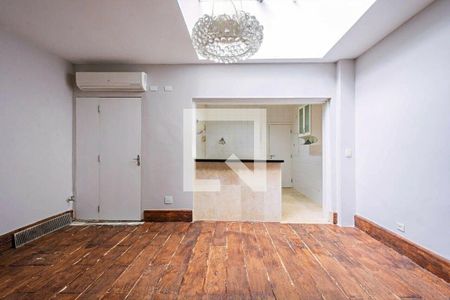 Casa à venda com 113m², 3 quartos e 1 vaga