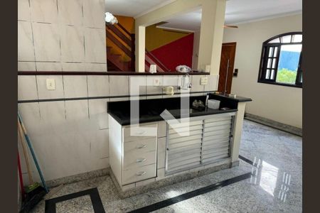 Casa à venda com 131m², 3 quartos e sem vaga