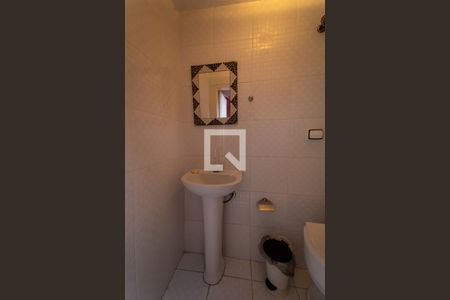 Casa à venda com 180m², 2 quartos e 2 vagas Casa à venda com 180m², 2 quartos e 2 vagasBanheiro de serviço