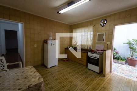 Casa à venda com 180m², 2 quartos e 2 vagas Casa à venda com 180m², 2 quartos e 2 vagasCozinha