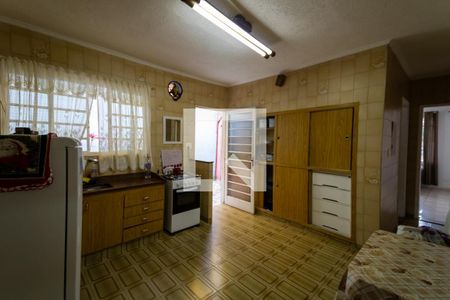 Casa à venda com 180m², 2 quartos e 2 vagas Casa à venda com 180m², 2 quartos e 2 vagasCozinha