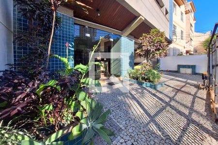 Apartamento para alugar com 100m², 2 quartos e 1 vaga Apartamento para alugar com 100m², 2 quartos e 1 vagaFachada