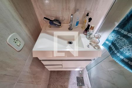 Apartamento para alugar com 100m², 2 quartos e 1 vaga Apartamento para alugar com 100m², 2 quartos e 1 vagaBanheiro da Suíte