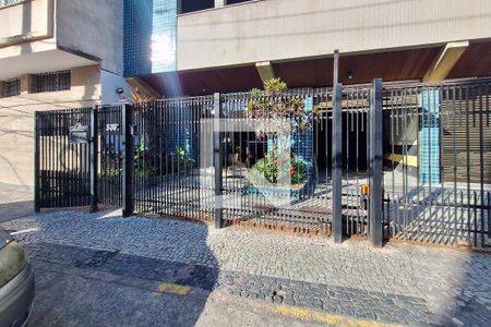 Apartamento para alugar com 100m², 2 quartos e 1 vaga Apartamento para alugar com 100m², 2 quartos e 1 vagaFachada