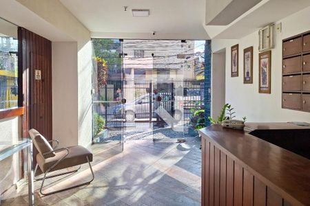 Apartamento para alugar com 100m², 2 quartos e 1 vaga Apartamento para alugar com 100m², 2 quartos e 1 vagaFachada