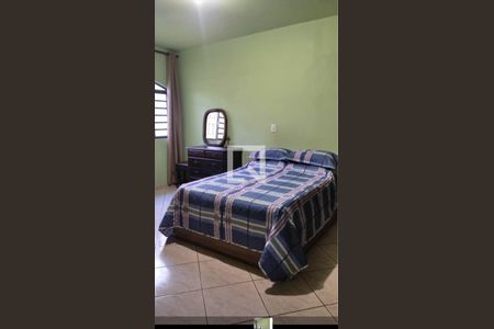 Casa à venda com 360m², 4 quartos e 6 vagas Casa à venda com 360m², 4 quartos e 6 vagasQuarto