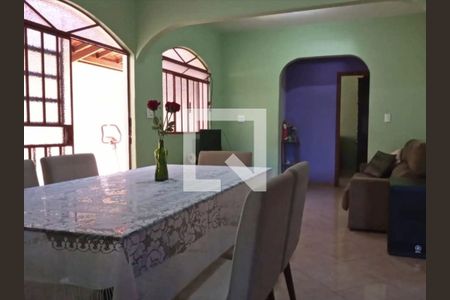 Casa à venda com 360m², 4 quartos e 6 vagas Casa à venda com 360m², 4 quartos e 6 vagas Sala de Jantar